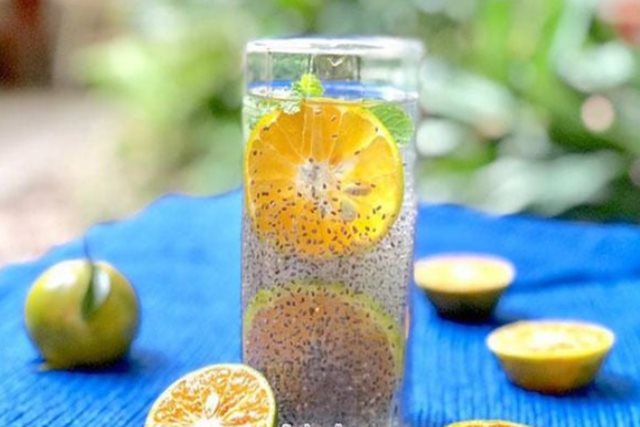 5 công thức nước ‘giải độc’ từ hạt chia